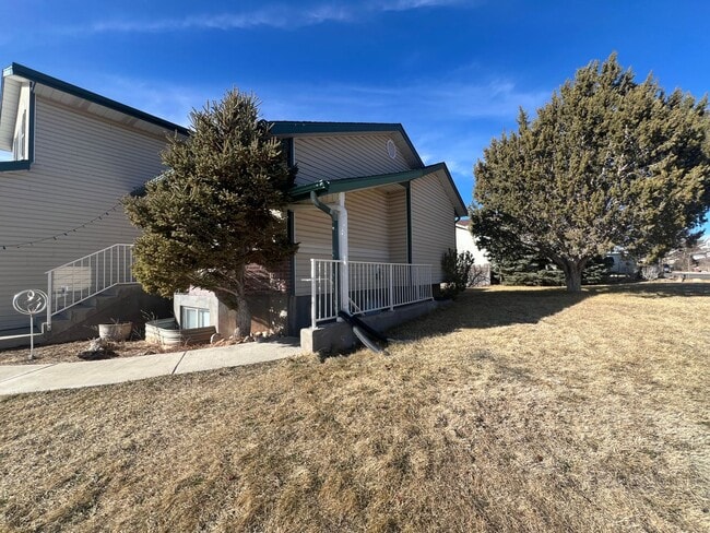 Building Photo - 461 E Cobblecreek Dr