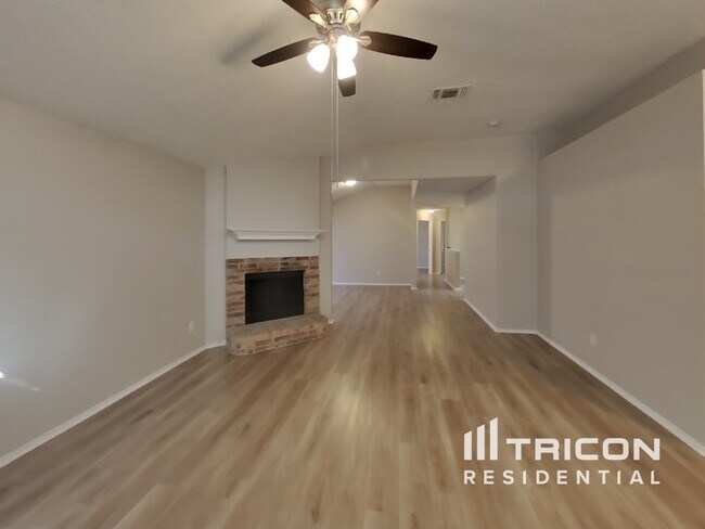 Building Photo - 327 Moss Hill Drive Arlington TX