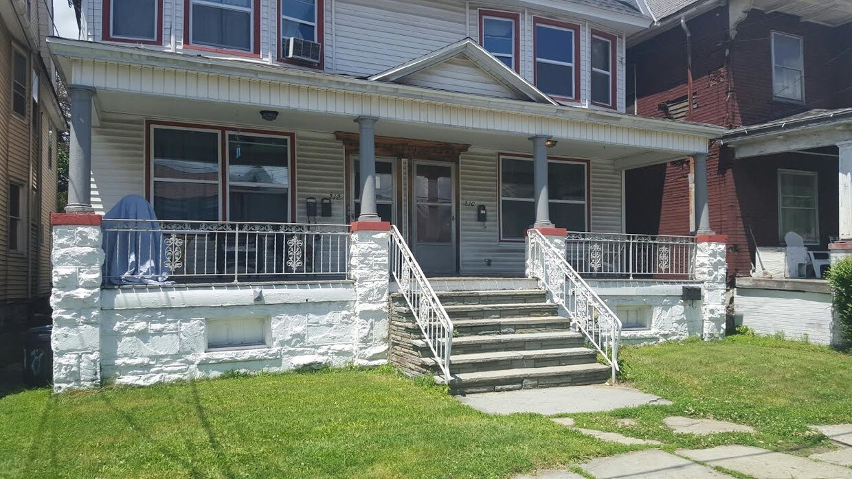 Foto principal - 212 Prospect Ave