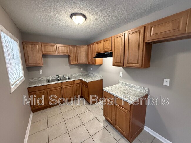 Foto del edificio - 1692 Baine Ave