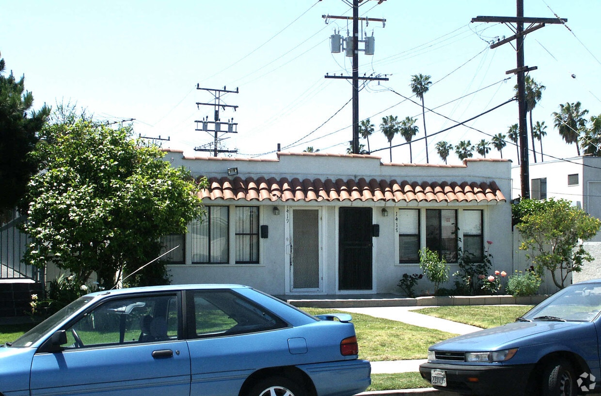 Building Photo - 1415-1419 Centinela Ave