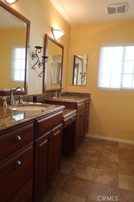 Foto del edificio - 1419 E Madison Ave