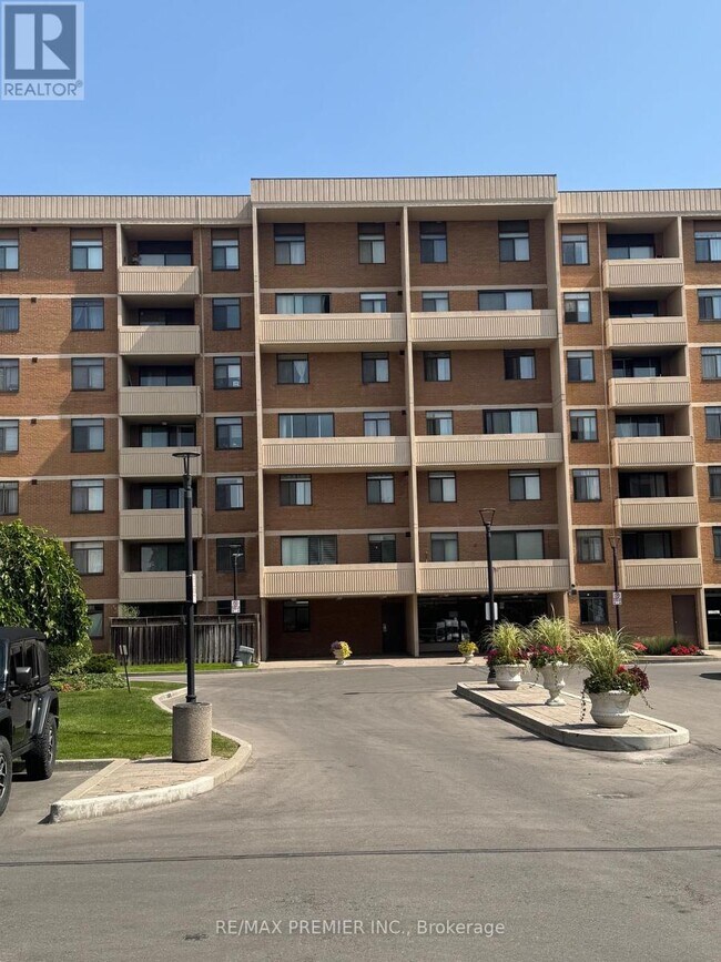 Building Photo - 2645 Jane St