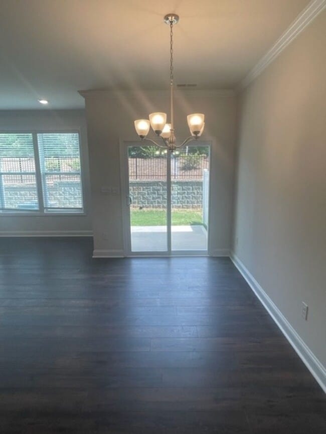 Building Photo - Beautiful 3BR 2.5BA Townhome w/ 1 Car Garage • Updated Kitchen in Huntersville