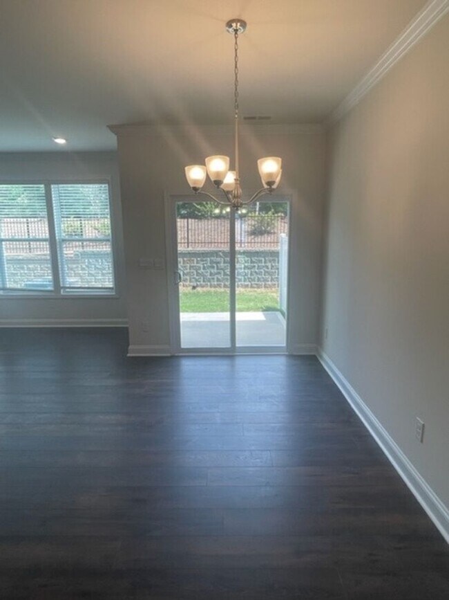 Foto del edificio - Beautiful 3BR 2.5BA Townhome w/ 1 Car Garage • Updated Kitchen in Huntersville