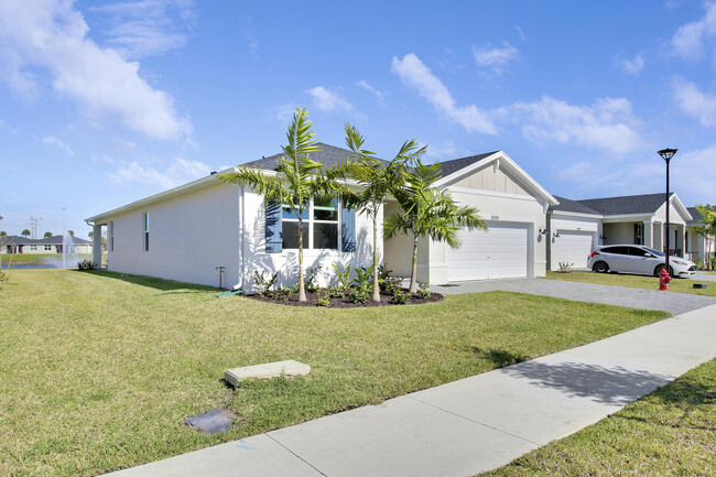 Building Photo - 8990 Dahlia Cir