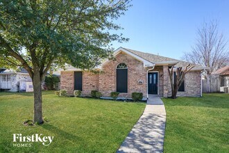 Building Photo - 805 Shadybrook Ln