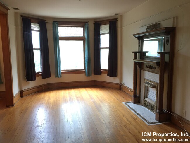 Foto del edificio - 3244 N Lakewood Ave