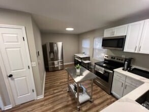 Building Photo - 2339 Henrianne Ct