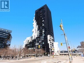 Building Photo - 170 Bayview Ave