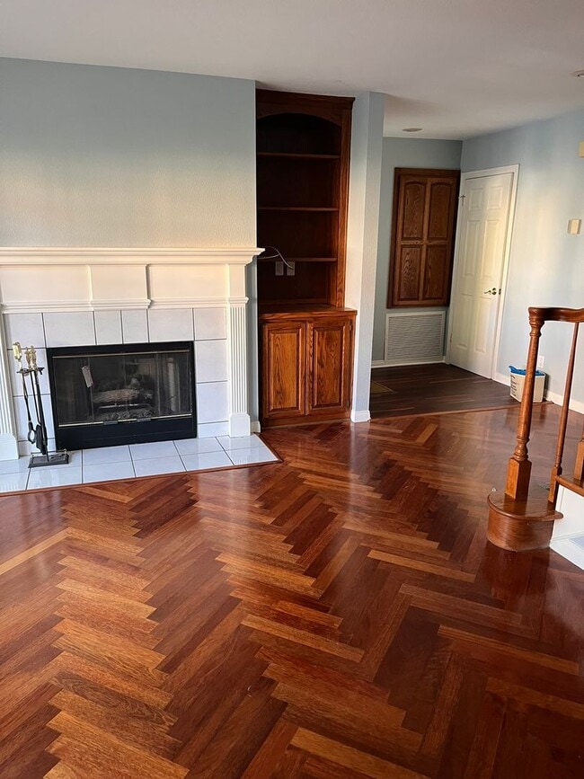 Building Photo - Canyon Crest 3bd/2.5ba Townhouse