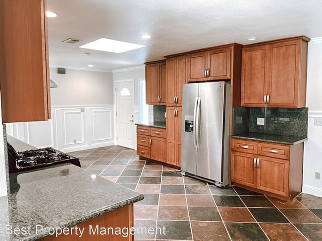 Building Photo - 4 br, 2 bath House - 6932 Tyne Court