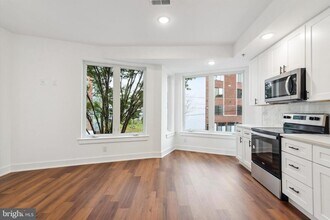 Building Photo - 2554 Frankford Ave