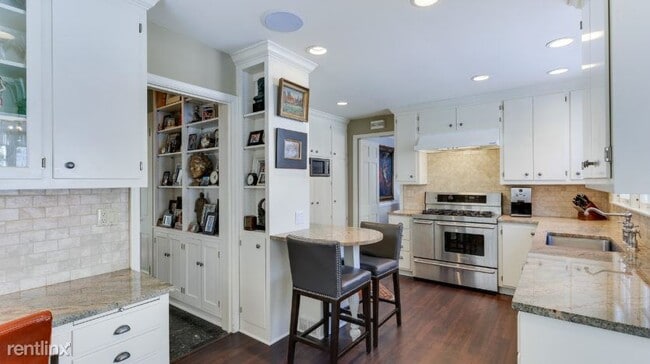Building Photo - 4 br, 2.5 bath House - 1437 East River Par...