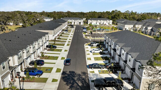 Building Photo - 113 Pamplona Dr