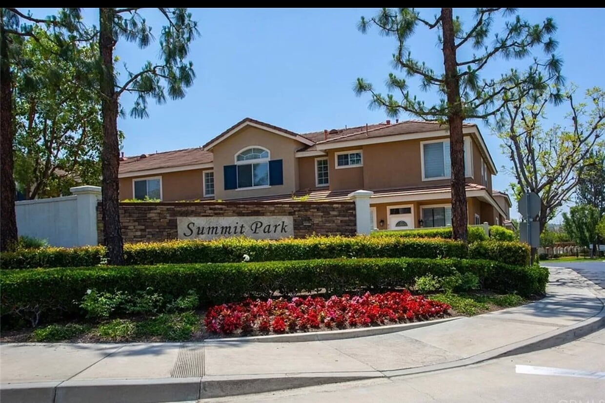 8405 E Tioga Way Unit 8405, Anaheim, CA 92808 Condo for Rent in