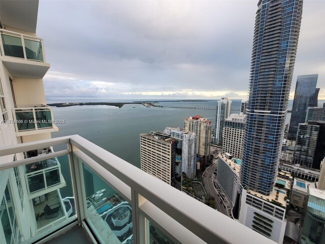 Foto del edificio - 950 Brickell Bay Dr