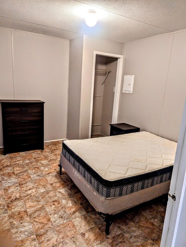 Foto del edificio - 5027 River Road - 34 - Park