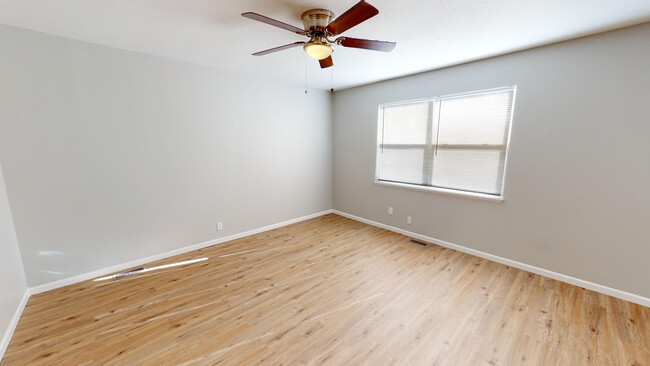 living room - 1307 Cynthia St