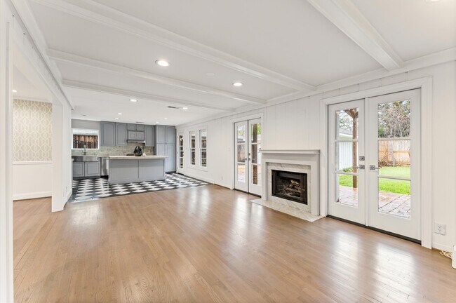 Foto del edificio - 6158 Burgoyne Rd