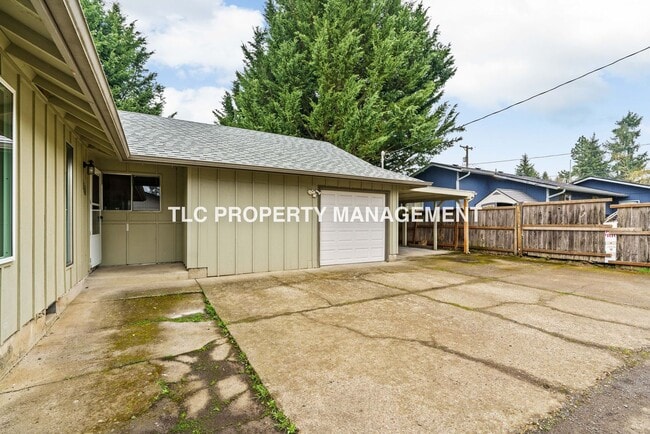 Building Photo - 2082 Ohio St