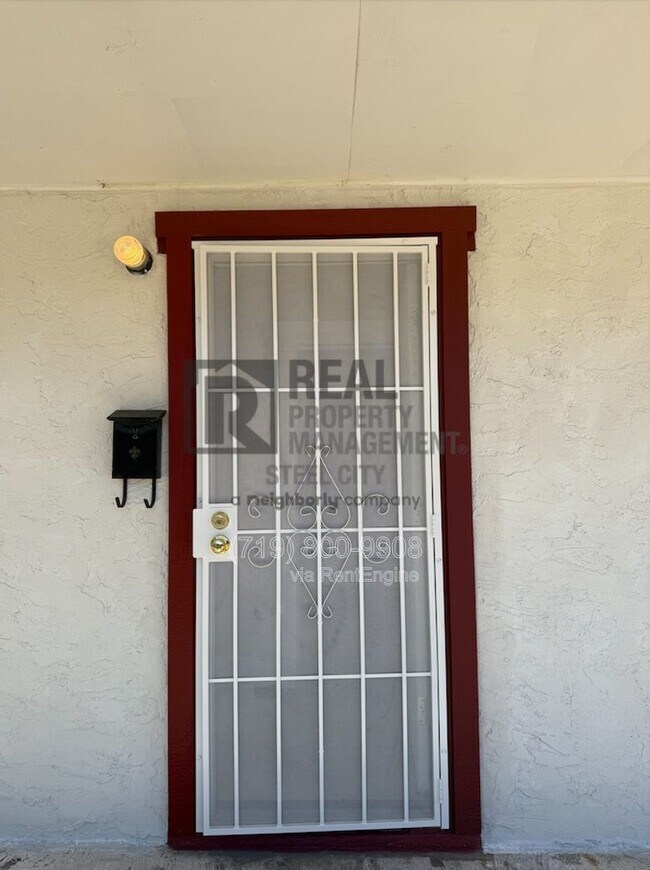 Foto del edificio - 1411 E Routt Ave