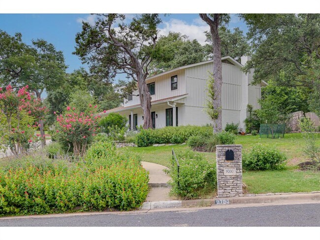 Foto del edificio - 8700 Mountainwood Cir