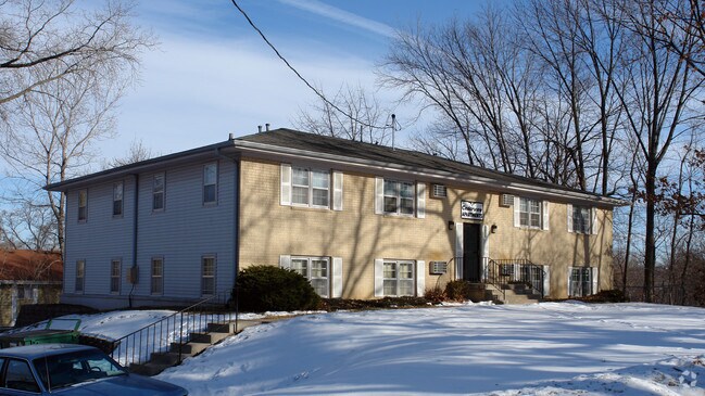 Building Photo - 2525 Lincoln Ave