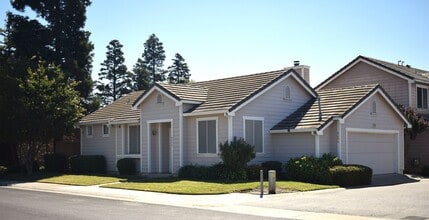 Building Photo - 9454 Laguna Pointe Way