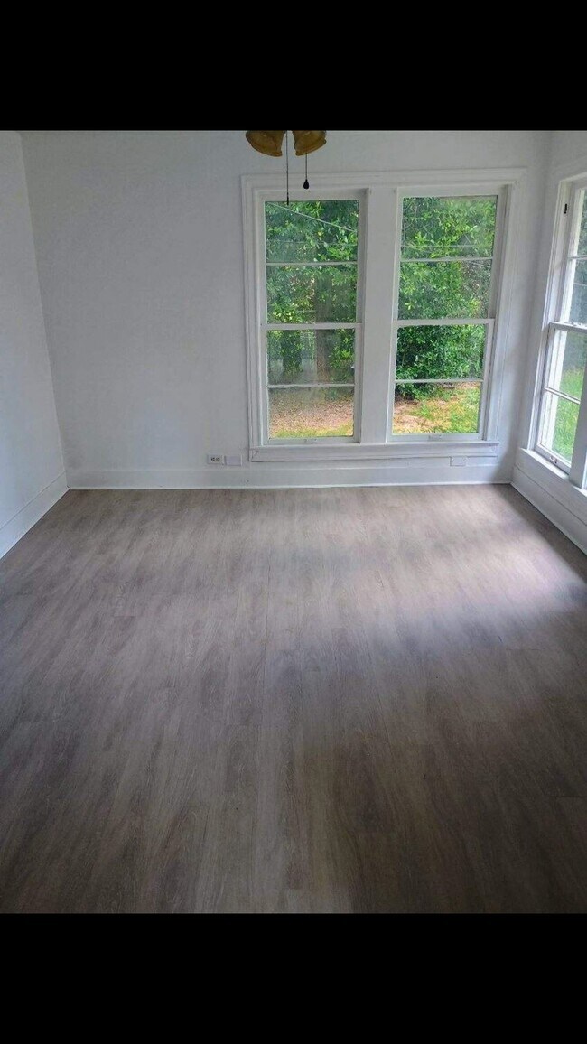 Foto del edificio - 830 Brookside Dr