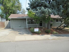 Building Photo - 903 Cunningham Ln S