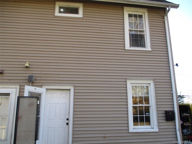 Building Photo - 84 Old Haverstraw Rd