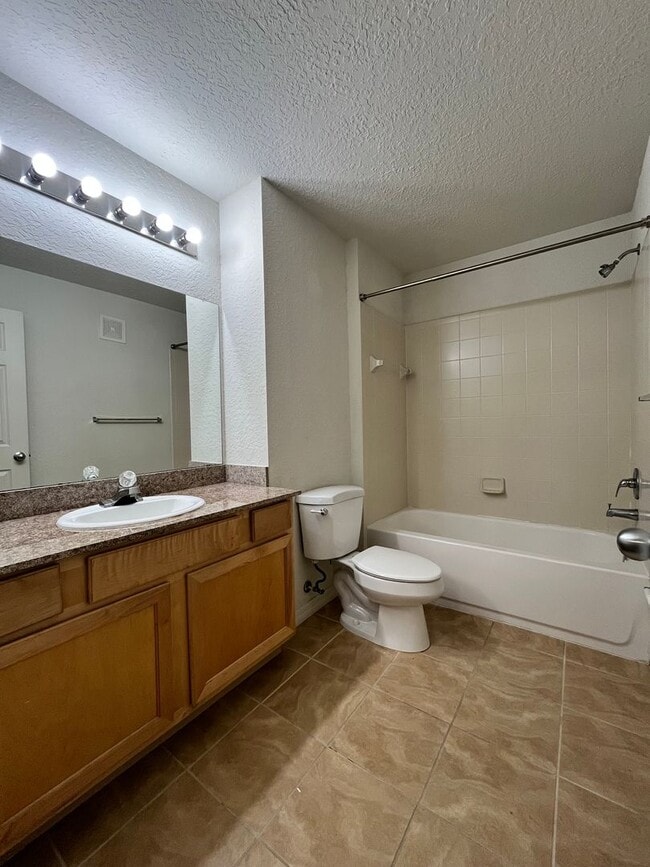 Building Photo - 3501 D'Avinci Way