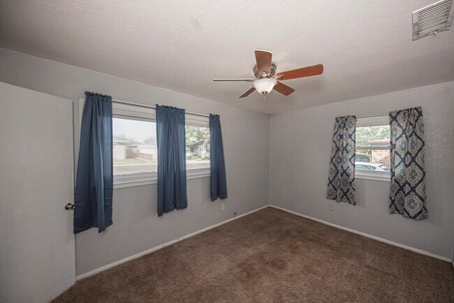 Building Photo - 2512 Beechwood St