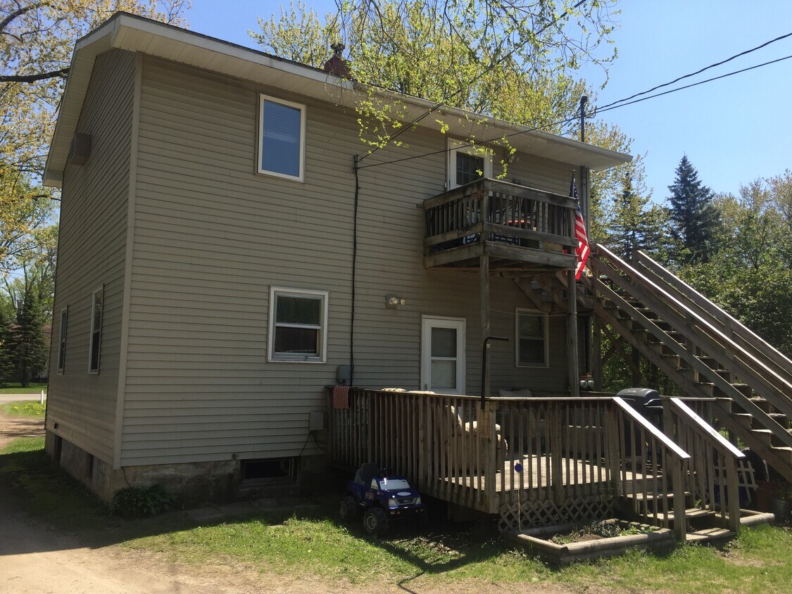 Primary Photo - 1037 Century Avenue North