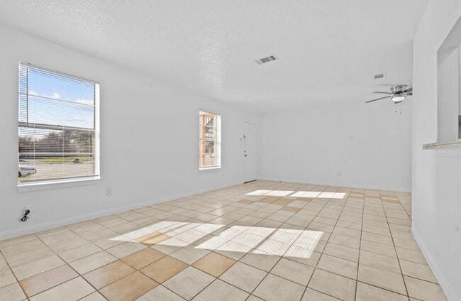 Building Photo - 3428 Lantern Ln