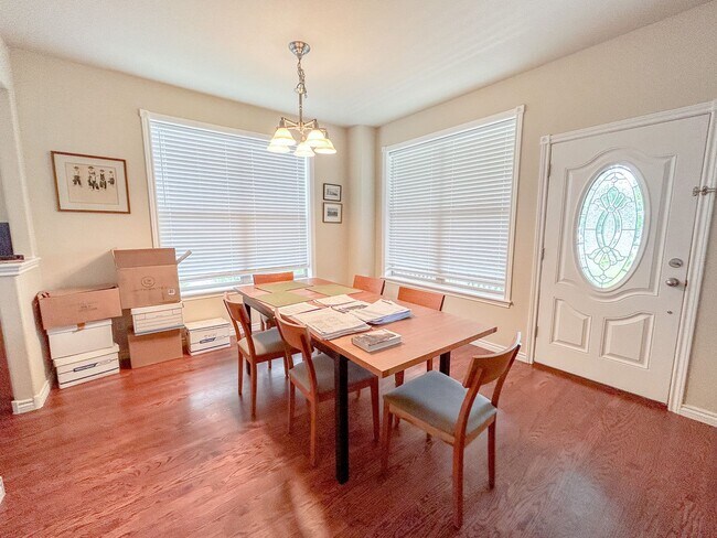 Foto del edificio - Central Park Home For Rent