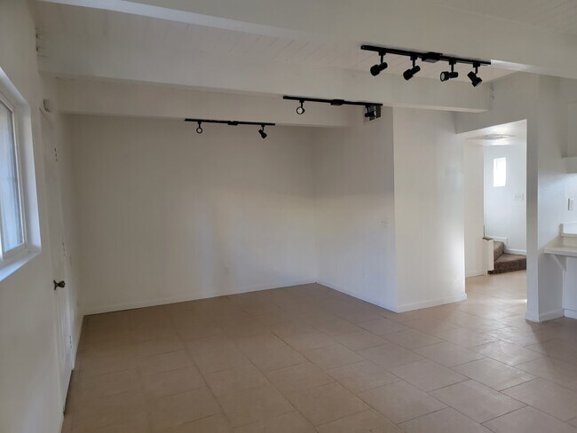 Building Photo - 43615 Stanridge Ave