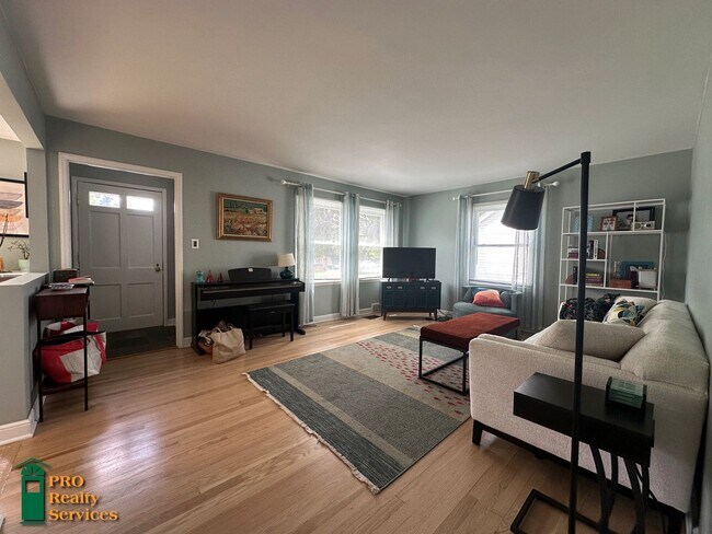 Foto del edificio - 3 Bedroom Home in Highland Park