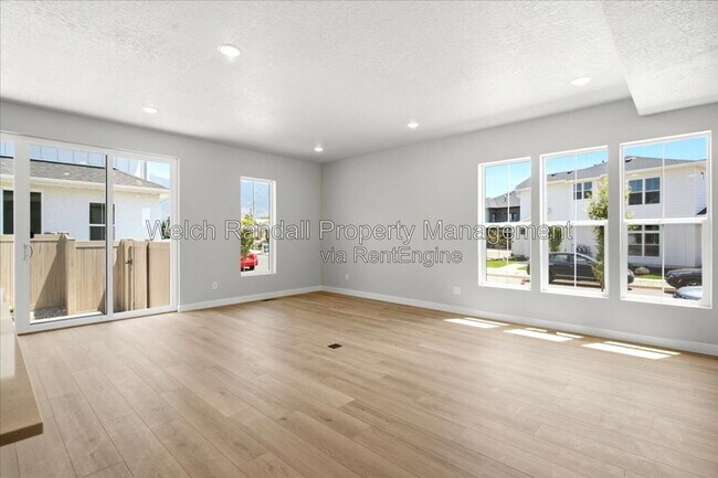 Building Photo - 1452 Pleasant View Dr