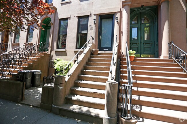 Foto del edificio - 432 Clinton St