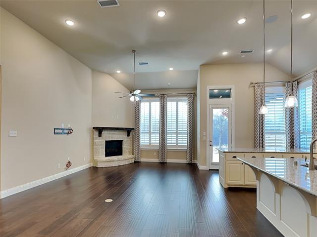 Foto del edificio - 14845 Belclaire Ave