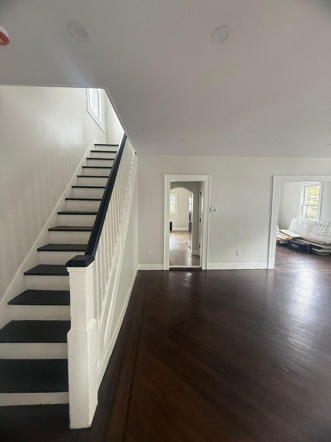Foto del edificio - 247 Williamson Ave
