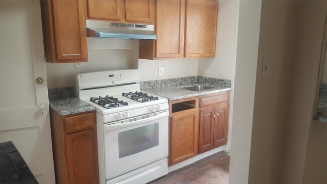 Foto del edificio - 3369 Blaine St NE