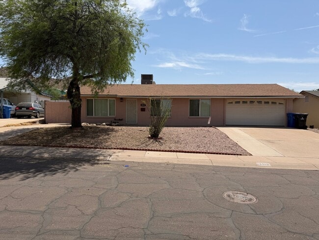Photo - 2513 E Marilyn Rd (Phoenix, AZ) House