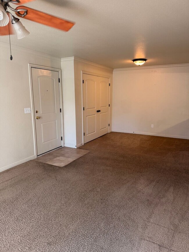 Building Photo - 5710 S 900 E