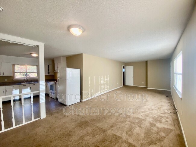 Building Photo - 1121 Kinsey Dr