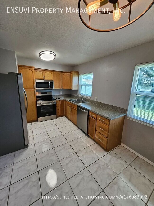 Building Photo - 4419 Tarpon Dr