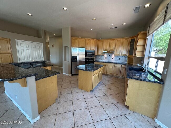 Foto del edificio - 2053 E Clubhouse Dr