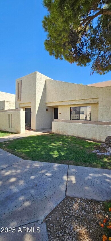 Foto principal - 774 E Morningside Dr